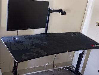Gaming table