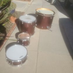 Vintage Pearl Export drums 4