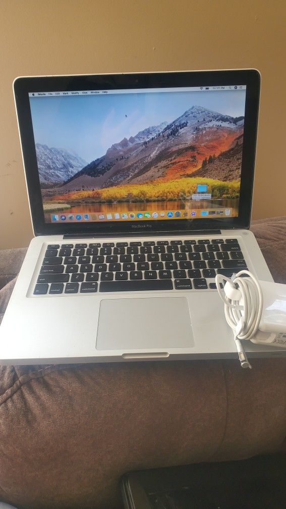 Apple MacBook Pro 13" / EXTRAS!!
