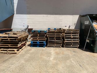 FREE PALLETS