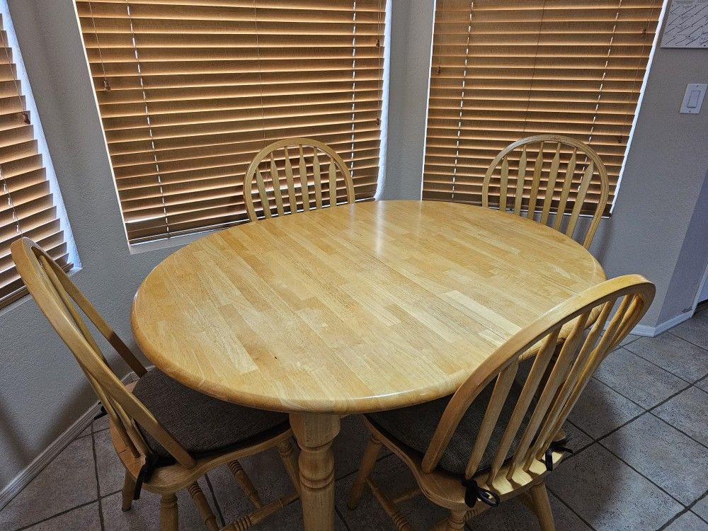 Kitchen Table With 4 Chairs