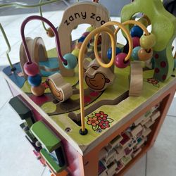 Zany Zoo Activity Cube