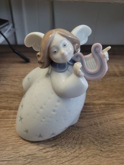 Lladro Little Angel w/ Lyre