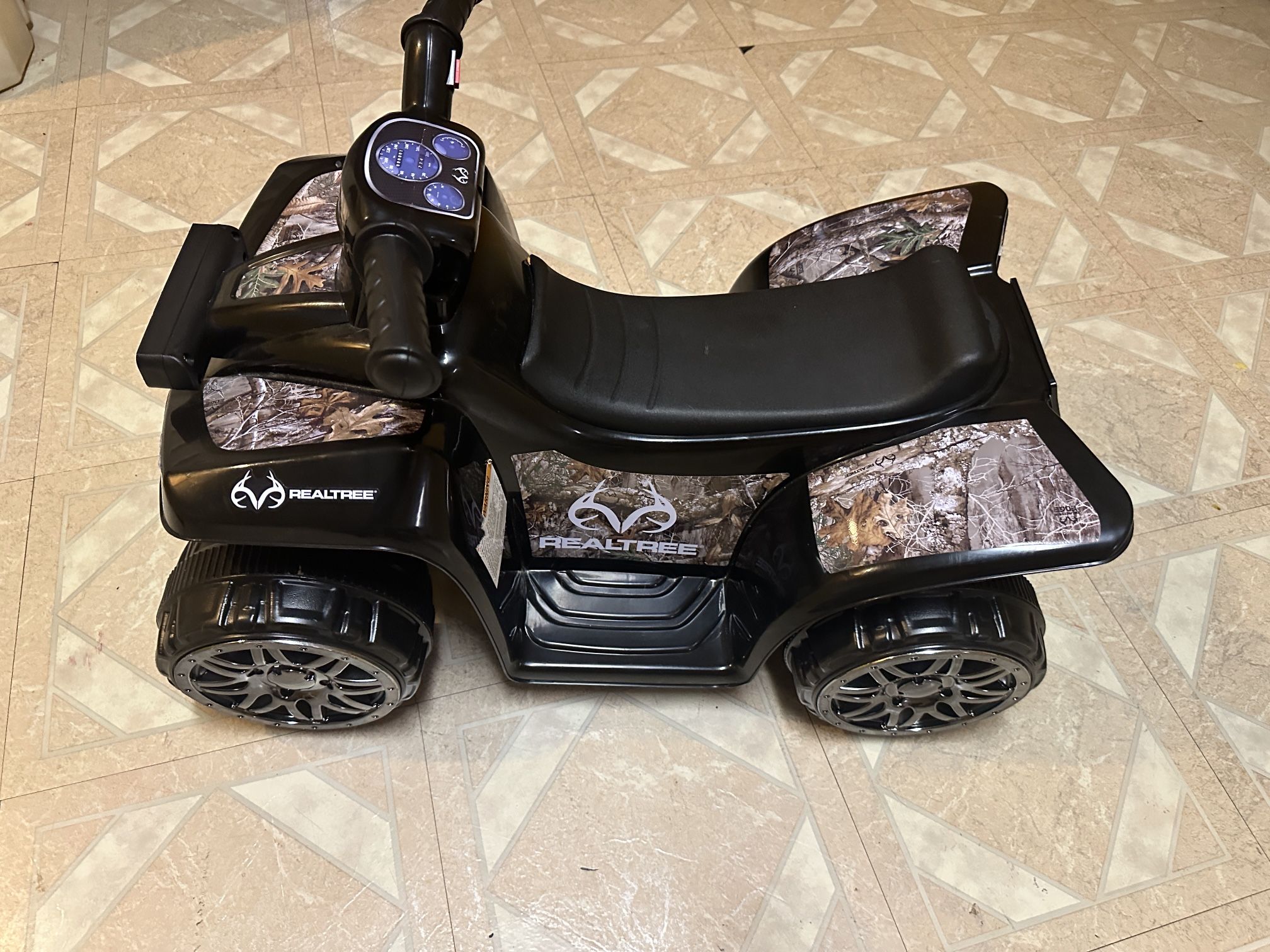 6V Realtree Quad, Battery Powered Ride-on, Ages 3+