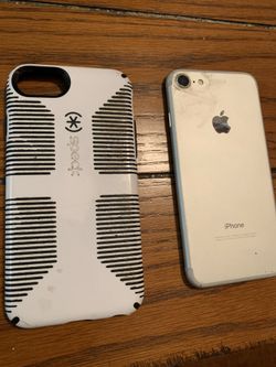 IPhone 7 128GB- AT&T, no cracks or issues