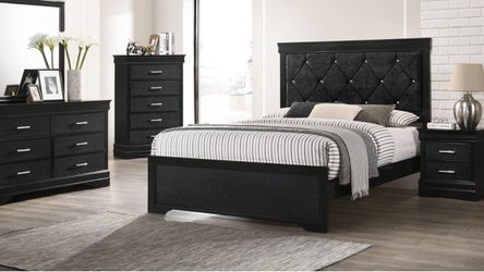Amalia black Queen bedroom Set!