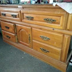 Drawer Dresser. 