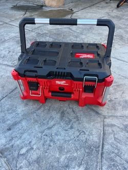 Milwaukee pack out tool box like new used 2 times asking $90