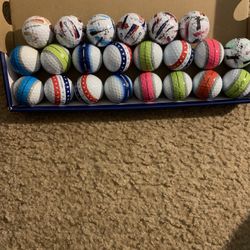 22 Golf Balls Taylormade In Good Condition 