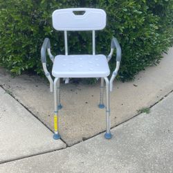 Bath Chair With Back And Arms!!
