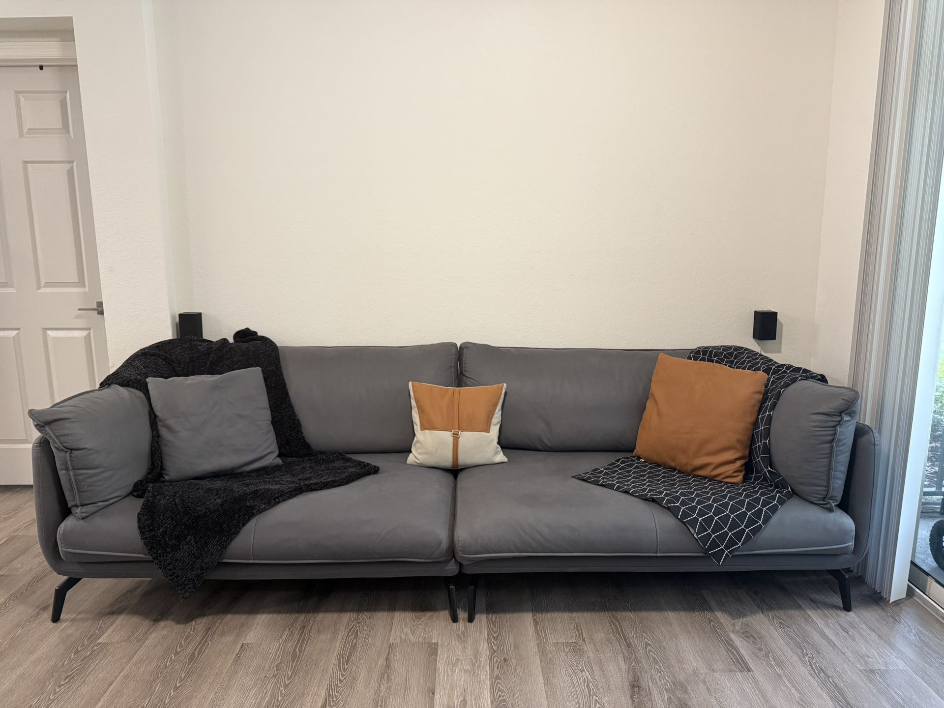🔥MUST TO GO / 110” Modern Fabric Sofa, Gray