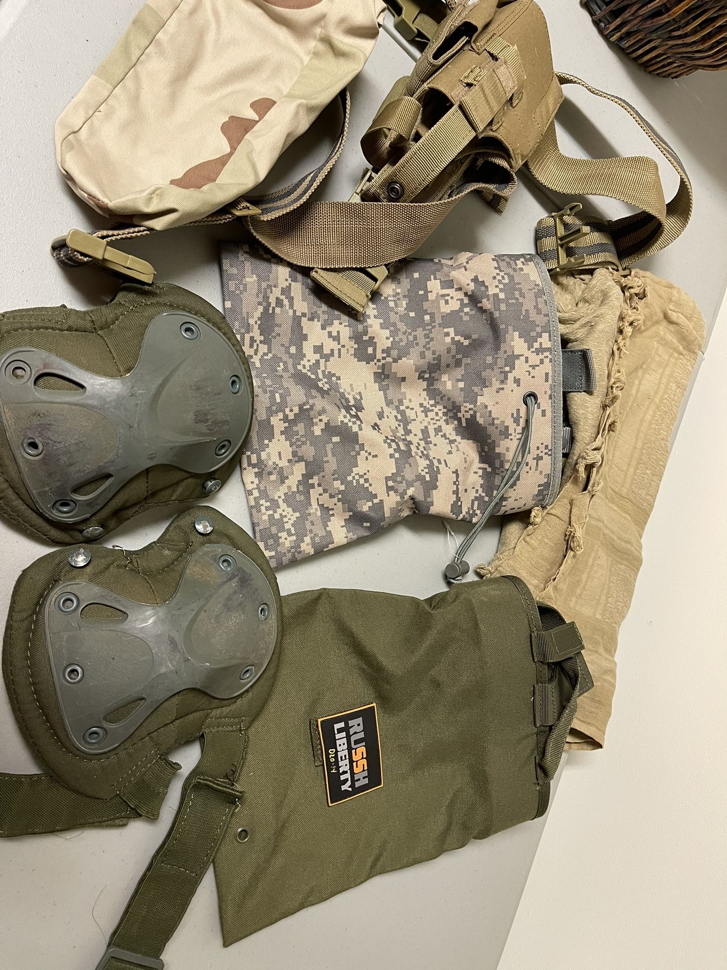 Unique selection of canvas bags, holster, knee pads. Great for hunting enthusiasts.
