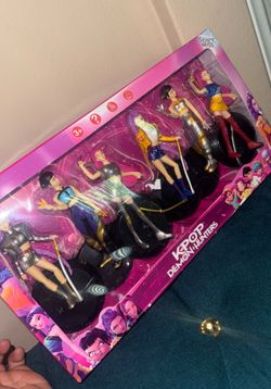 Kpop dolls set
