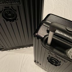 TSA Travel Luggage Suitcase 2 Pieces Set (20,28 Inch) Cup Holder