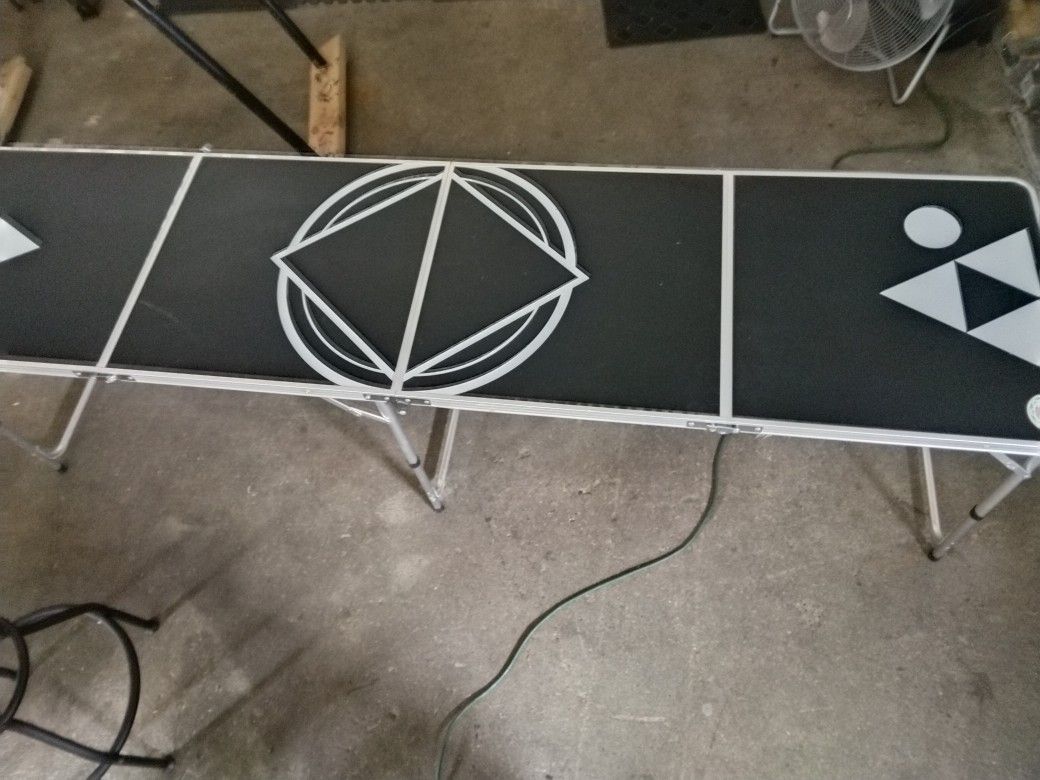 Beer Bong Table 