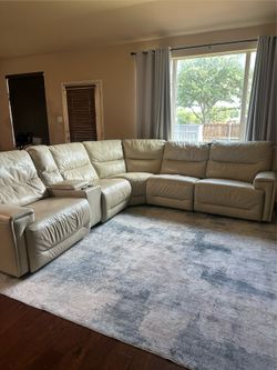 Sectional with recliners