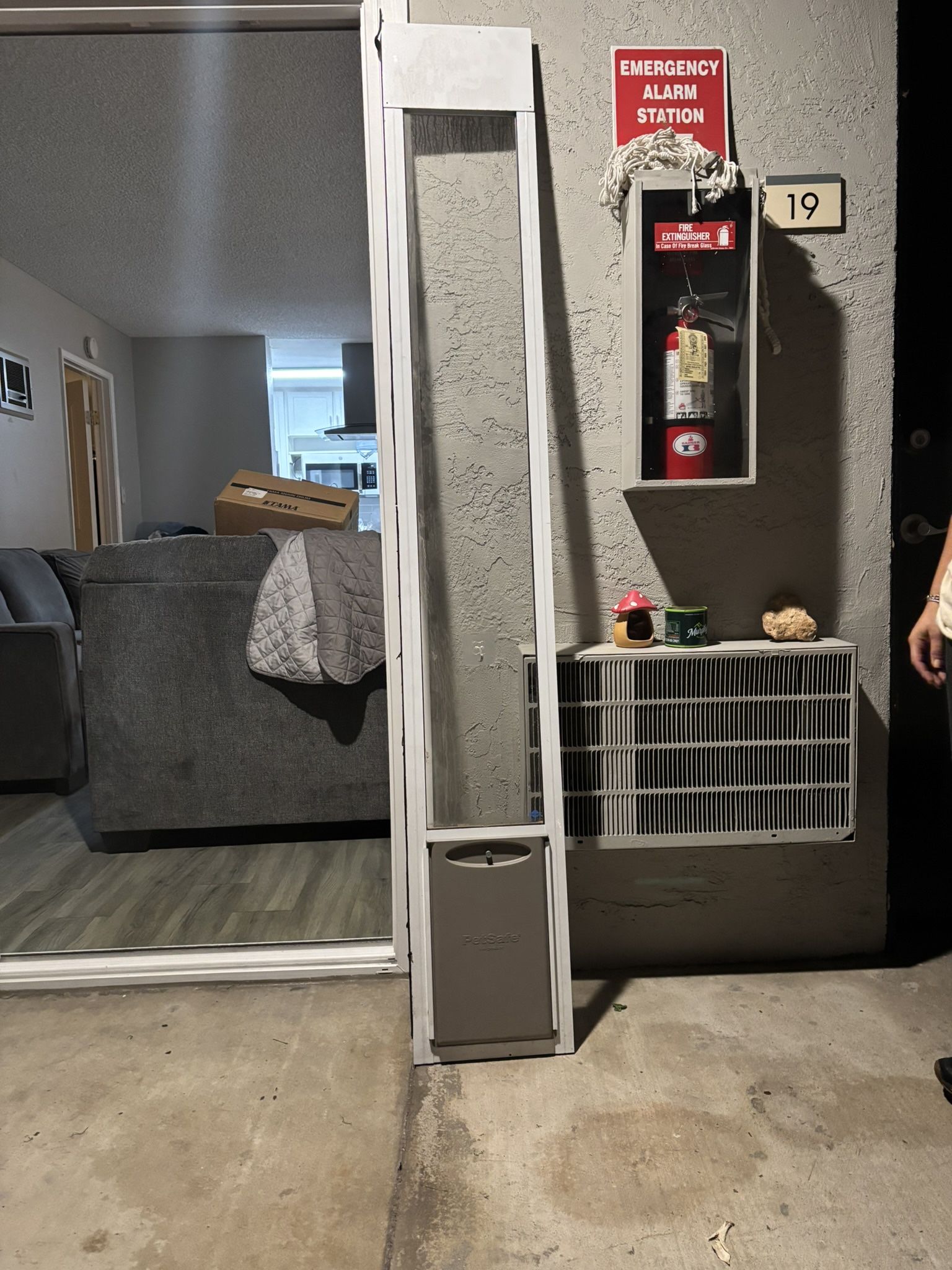 PetSafe White Aluminum Large Dog/Cat Door for Sliding door