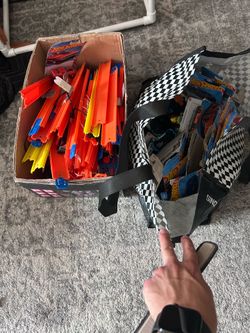 Hot wheels track and cars