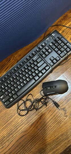 Logitech Keyboard & CM Storm Gaming Mouse – USB Wired Set