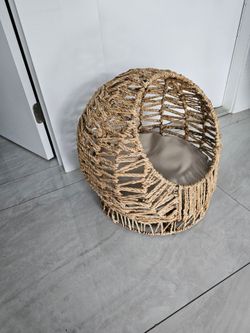 Dome Cocoon basket bed for a dodge or cat