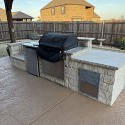 Outdoor Kitchen 