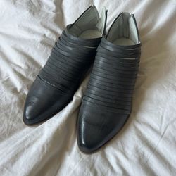 Ladies Dark Gray Casual Shoes. 