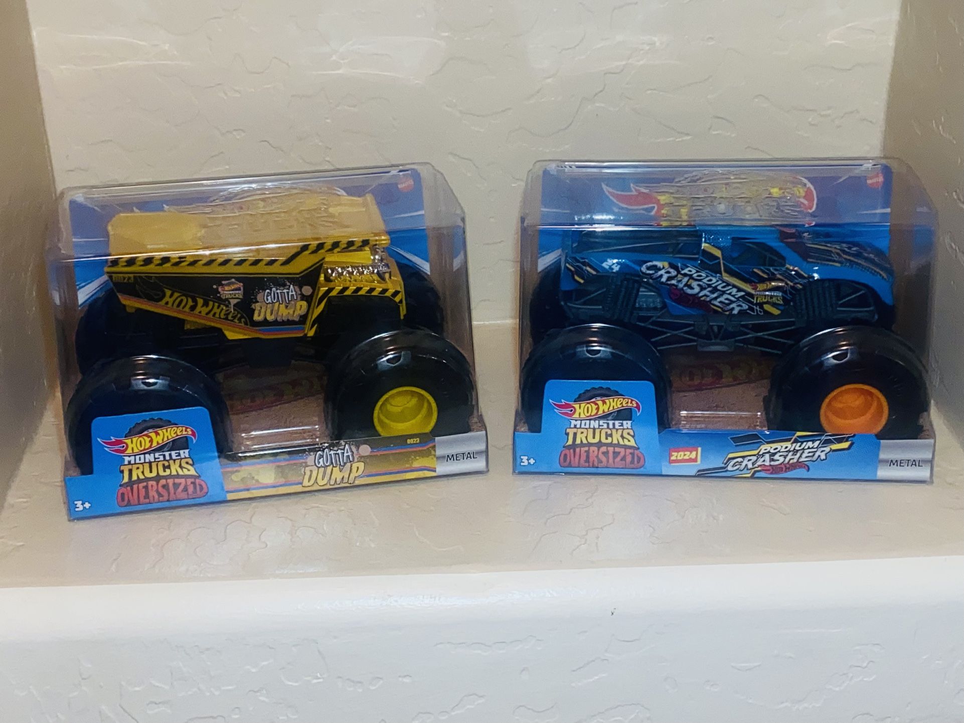 New Hot Wheels Gotta Dump & Podium Crasher Monster Trucks Oversized Bundle