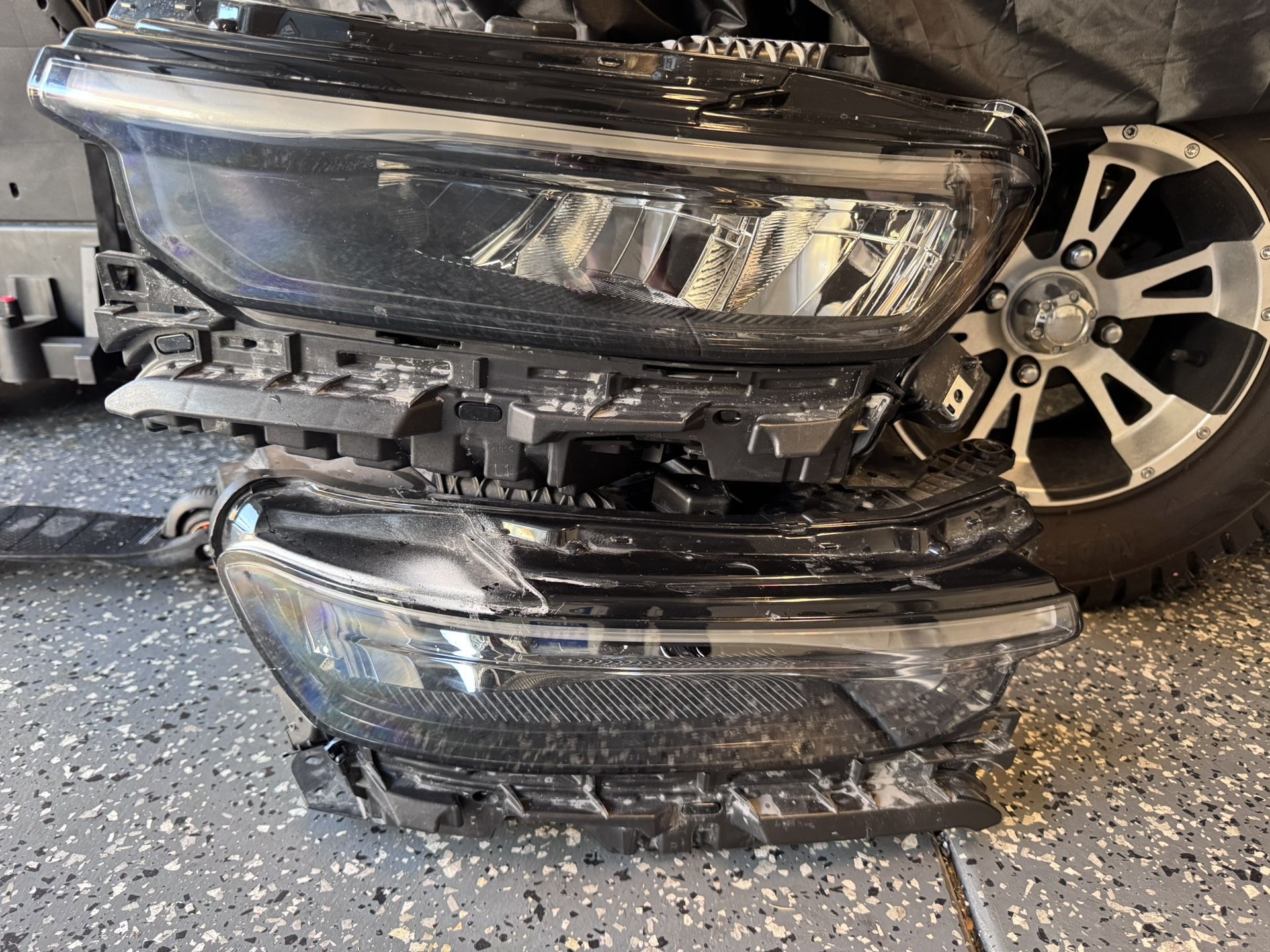 2021 Jeep Gran Cherokee L Headlights