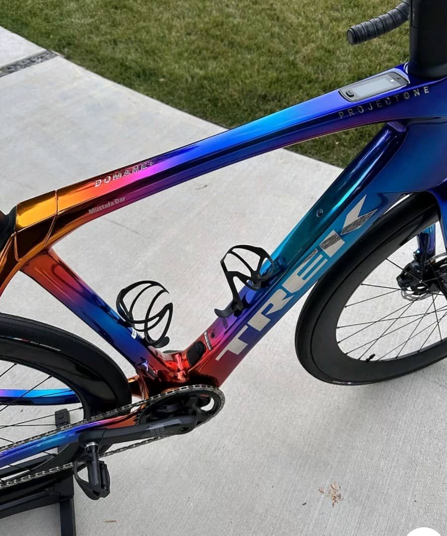 Electric 2023 Trek Domane+ SLR 7 AXS Project One Chroma Iridescent 56
