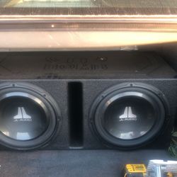 2 12”  V3 Jl Audio Subs 1000 Watt Amp