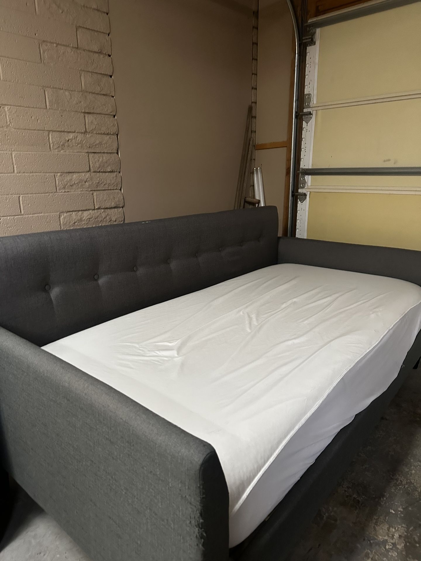 Twin Futon Daybed