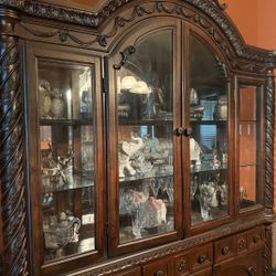 Dining Room Table, with HUTCH&6 Chairs