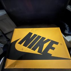 Air Jordan 1 Yellow Size 8.5