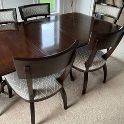 Ethan Allen Dining Table & Chairs 