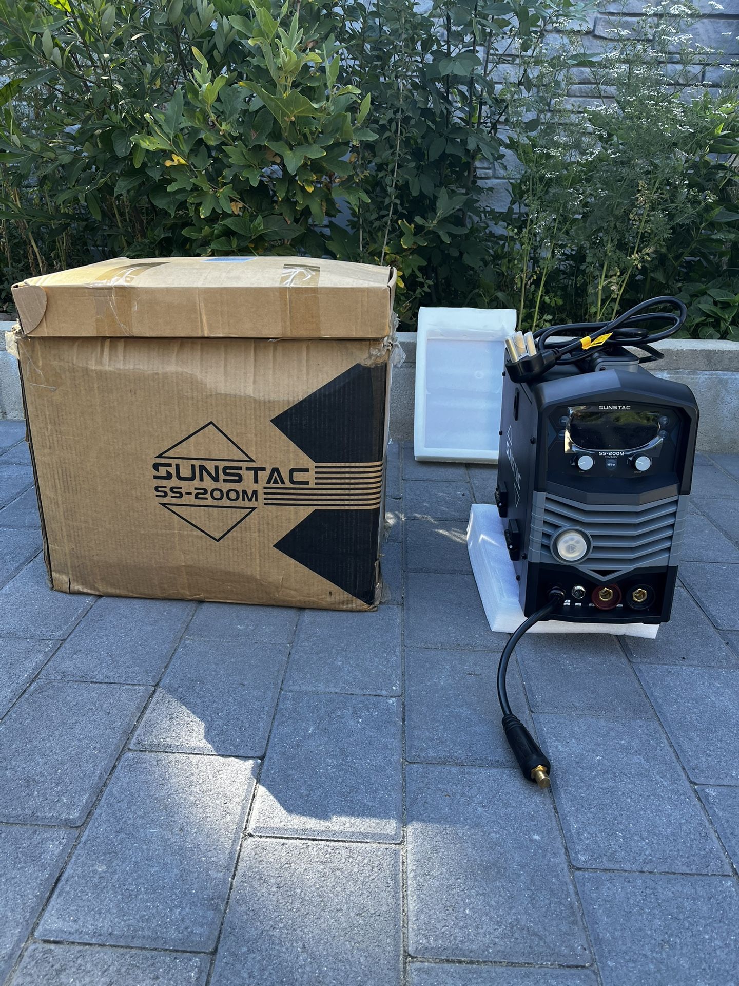 Sunstac 200M Aluminum MIG Welder 110V/220V 4 in 1 Multifunctional Welding Machine
