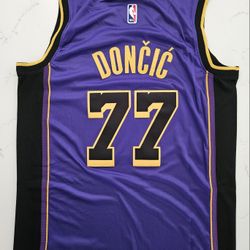 Men's Los Angeles Lakers Luka Doncic #77 (Large)