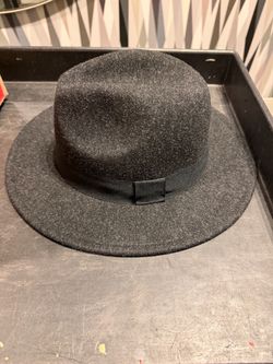 Black round hat M/L