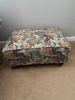 Ottomans tapestry and faux leather mauve color