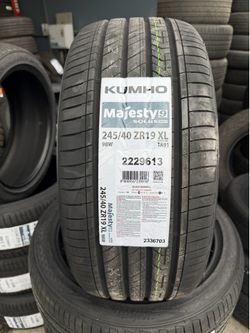 245/40/19 Kumho Tires installed and balanced / instaladas y balanceadas