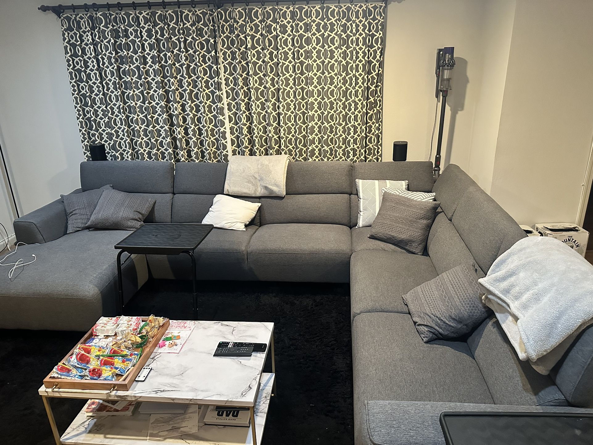 4-Piece Gray Sectional Sofa – Comfortable, Modern, Great Condition