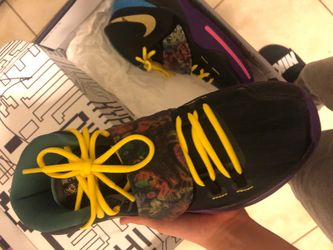 Kyrie 6 cny size 10.5 ds