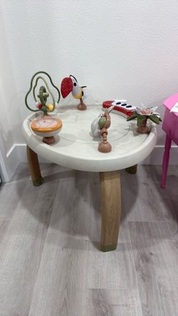 Kids play table