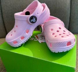 NEW Crocs Toddler Size 3 - Milky Pink