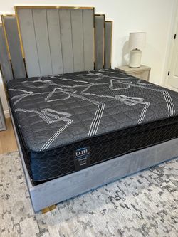•  Black Series Midnight Elite - King size mattress 12”      New mattress in a plastic sealed.    We offer same day delivery 🚚