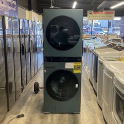 LG - 4.5 Cu. Ft. HE Smart Front Load Washer and 7.4 Cu. Ft. Gas Dryer WashTower with Steam and Built-In Intelligence - Nature Green 