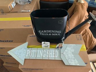 Brand new gardening signs w\ tags