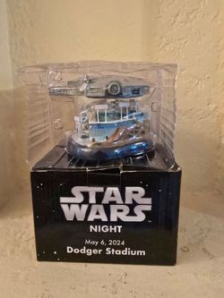 *Trading Star Wars Night Millennium Falcon
