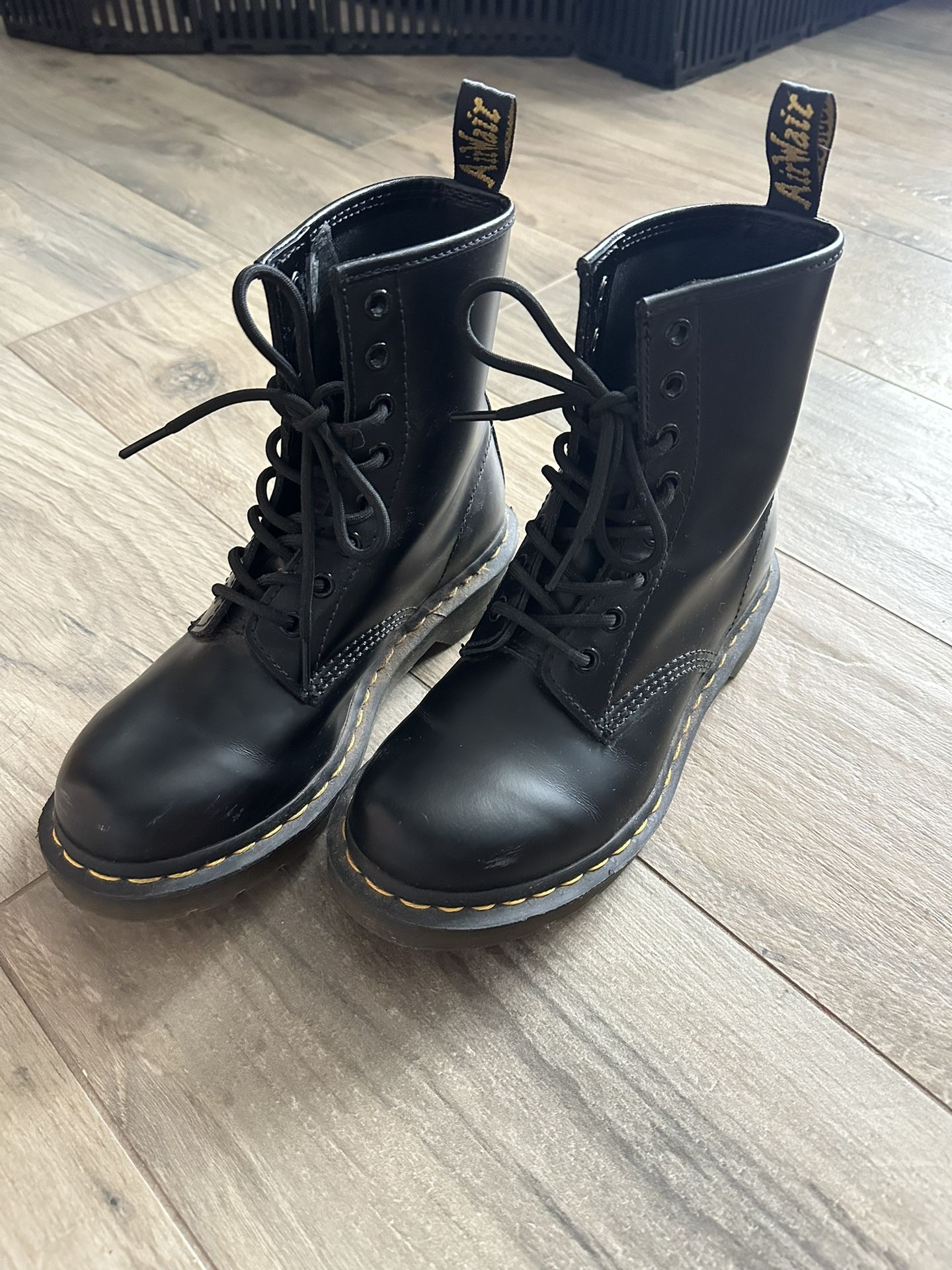 1460 Doc Martens boots