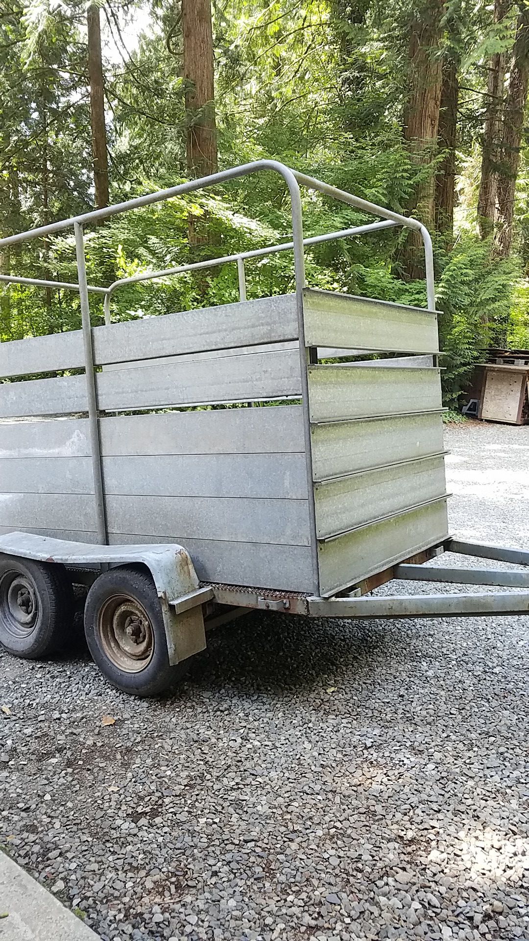 Tandem axel utility trailer with title