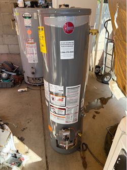 30 Gallons gas water heater 2023 300$